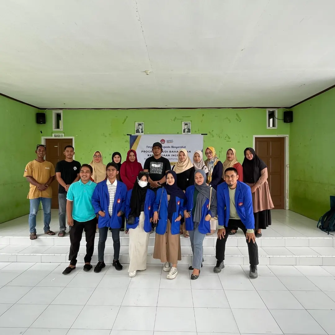 Foto Tour Guide Preparation for Local Youth